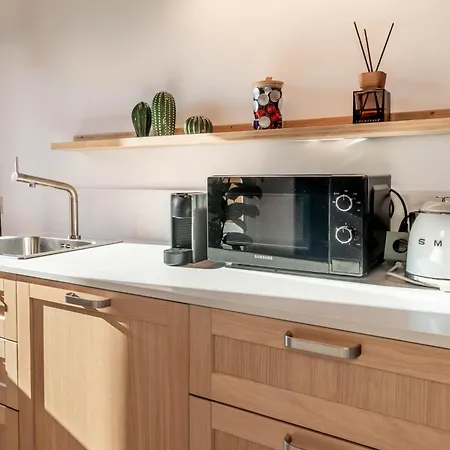 Bombaso Πανσιόν 3*