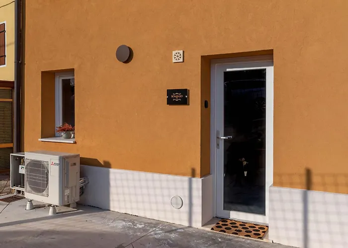 Bombaso Πανσιόν 3*